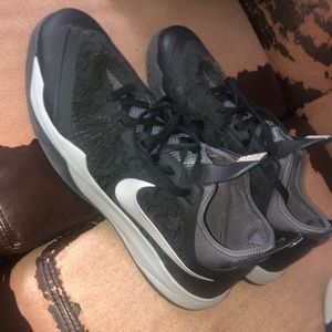 crusaders basketball shoes